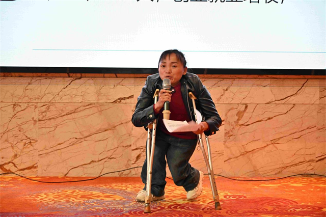 图为张家界市桑植县华华畜牧养殖专业合作社法定代表人陈云华作分享